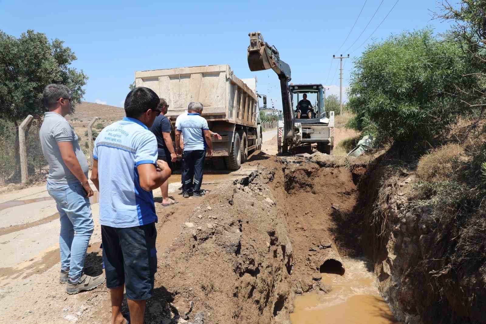 Büyükşehir, Bodrum’un içme suyu hatlarını değiştiriyor
