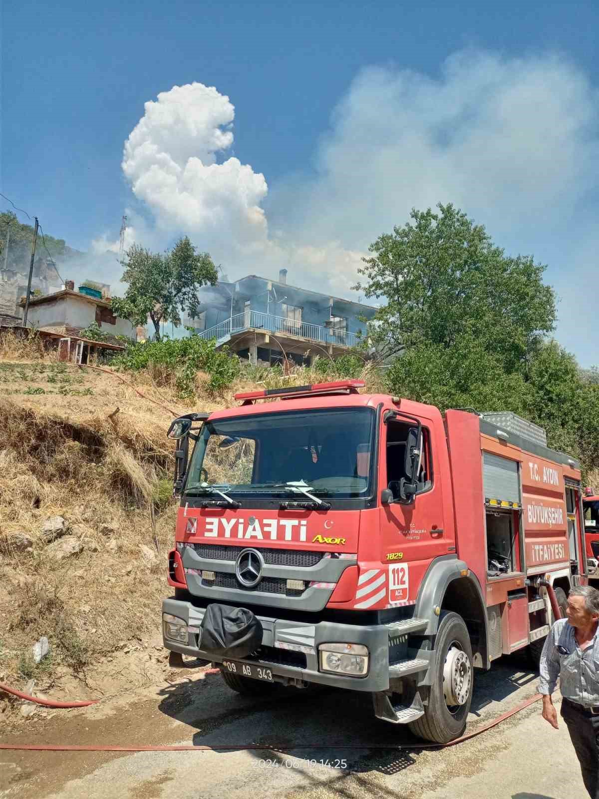 Büyükşehir Belediyesi’nin anında müdahalesi mahalleyi yanmaktan kurtardı
