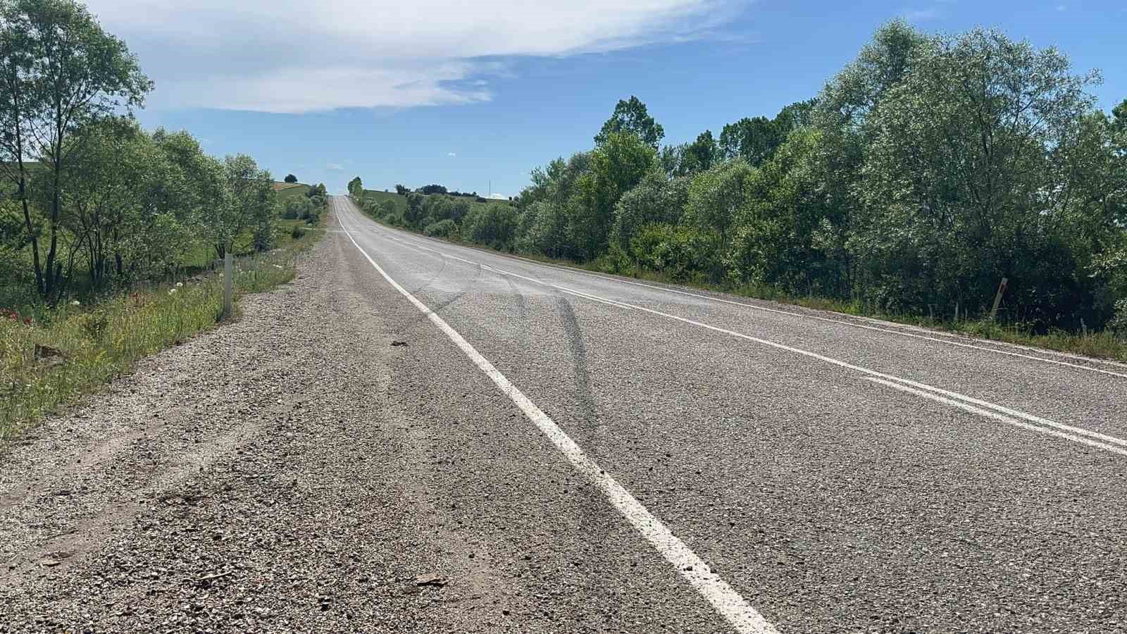 Kastamonu’da şarampolde metrelerce takla atan otomobildeki 4 kişi yaralandı
