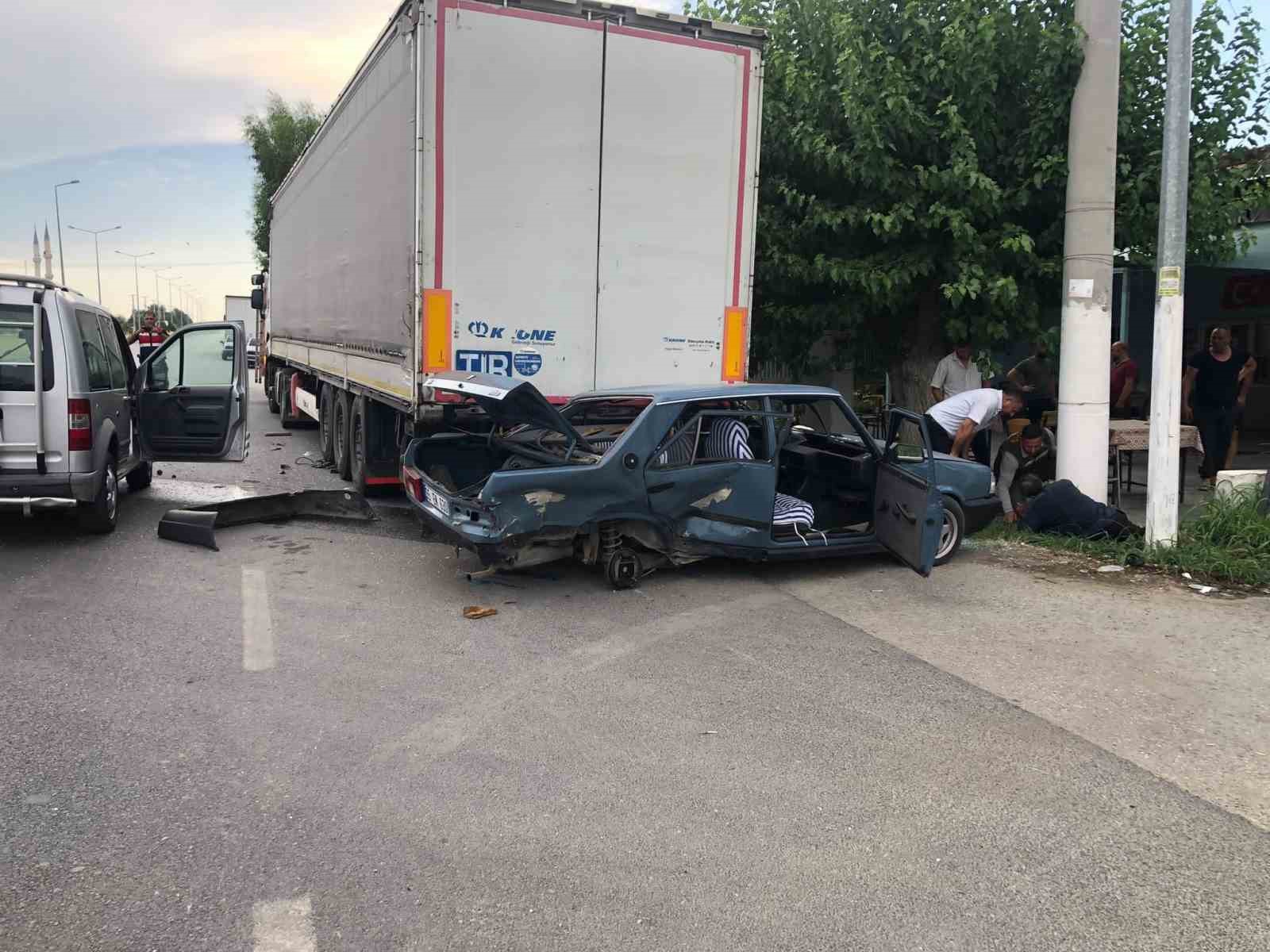 Buharkent’te trafik kazası: 3 yaralı
