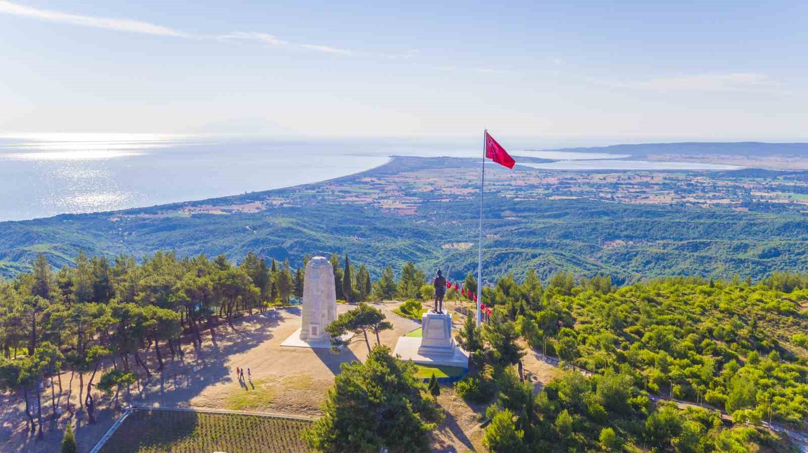 Eceabat’ta orman yangını nedeniyle ziyarete kapatılan Tarihi Alan tekrar ziyarete açılıyor
