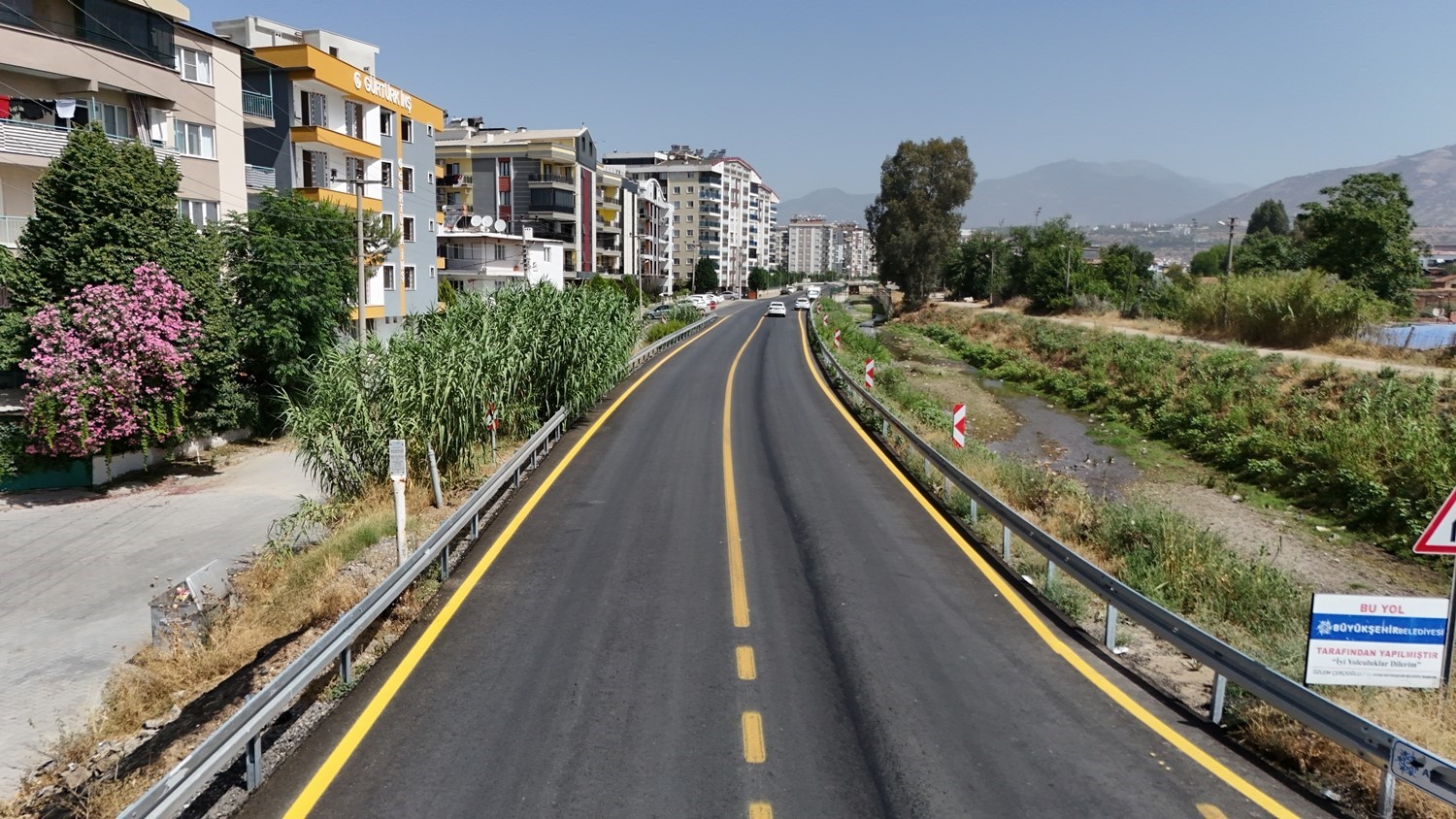 Aydın Büyükşehir Belediyesi Efeler Cumhuriyet Caddesi’ni yeniledi
