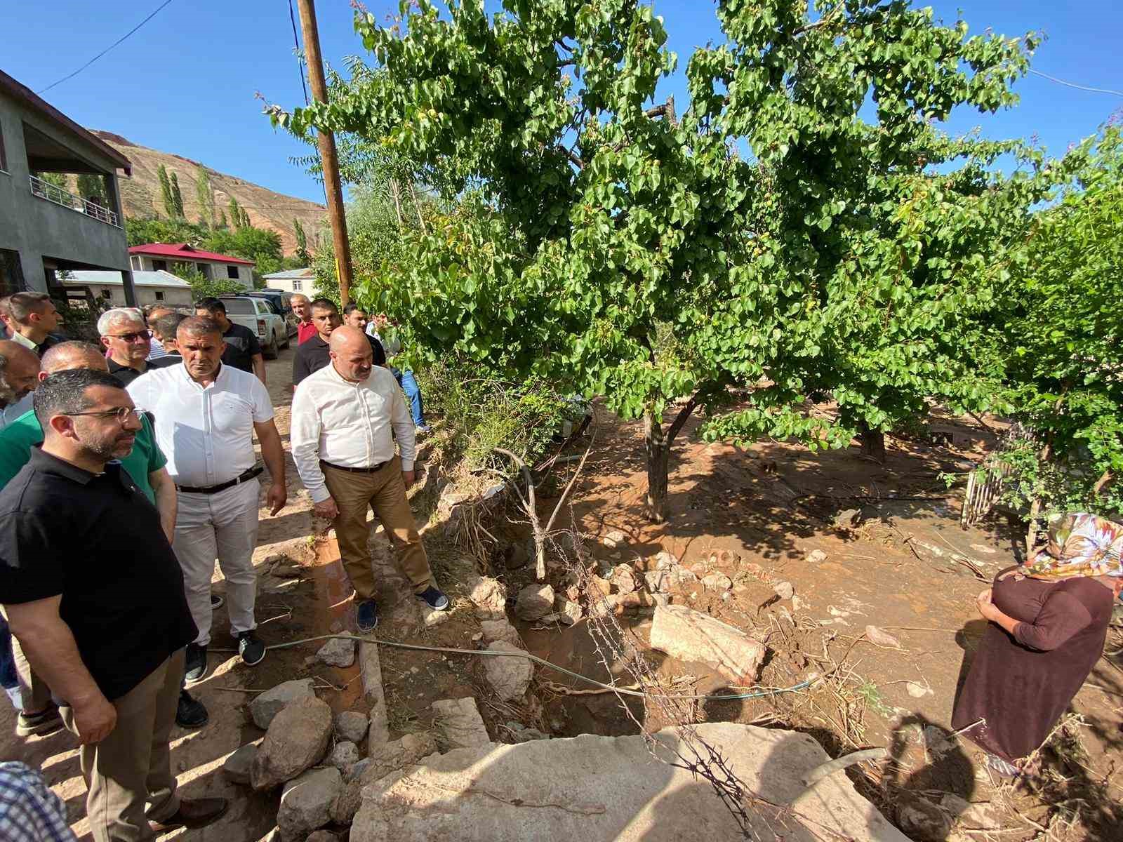 Milletvekili Çalkın, selden etkilenen Akdam köyünde
