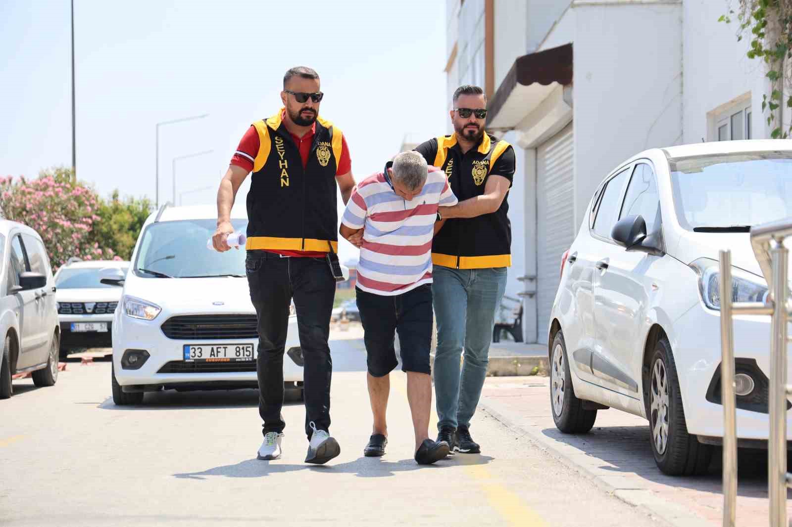 Mühür bozma suçundan aranıyordu, evinde cephanelik çıktı
