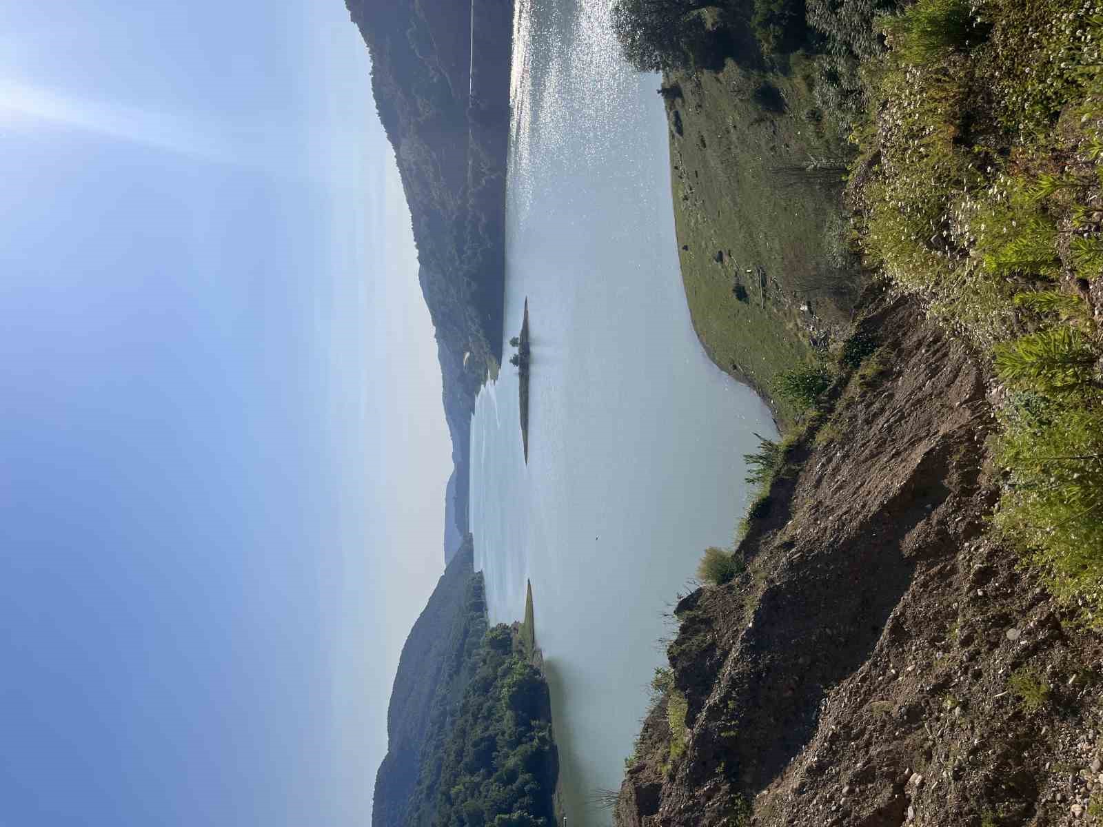 Turistler, şelalesi barajı ve mağarasıyla Yığılca’ya hayran kaldı
