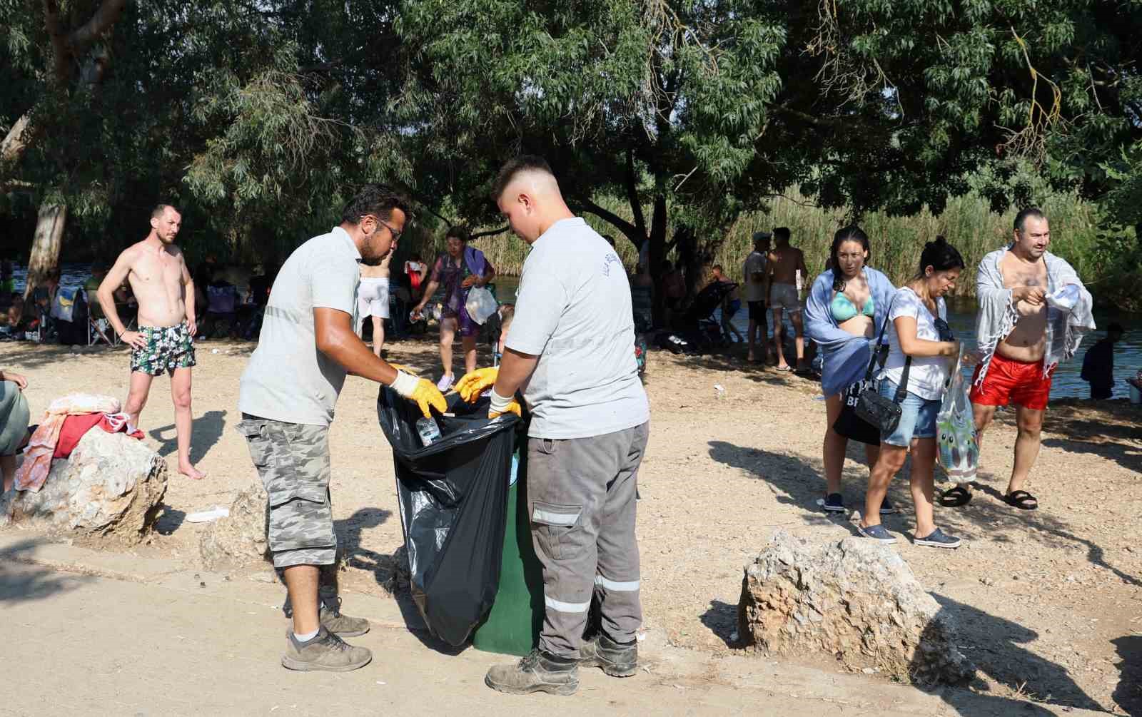 ‘Sakin Kent’te 4 günde 200 ton çöp toplandı
