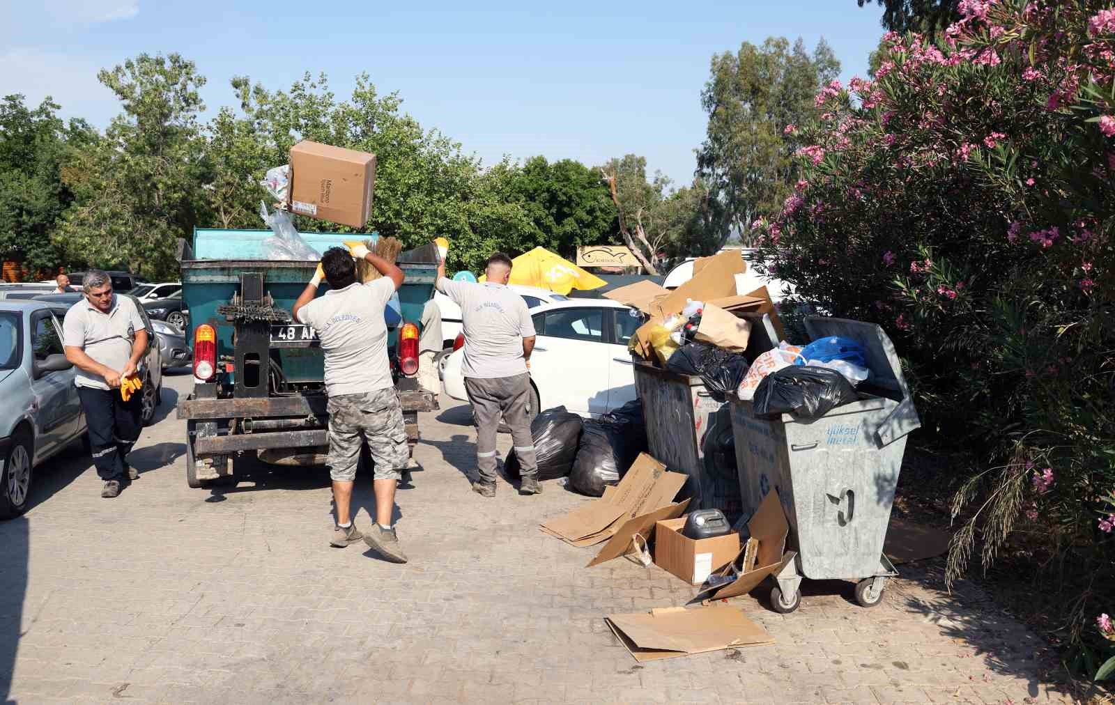 ‘Sakin Kent’te 4 günde 200 ton çöp toplandı
