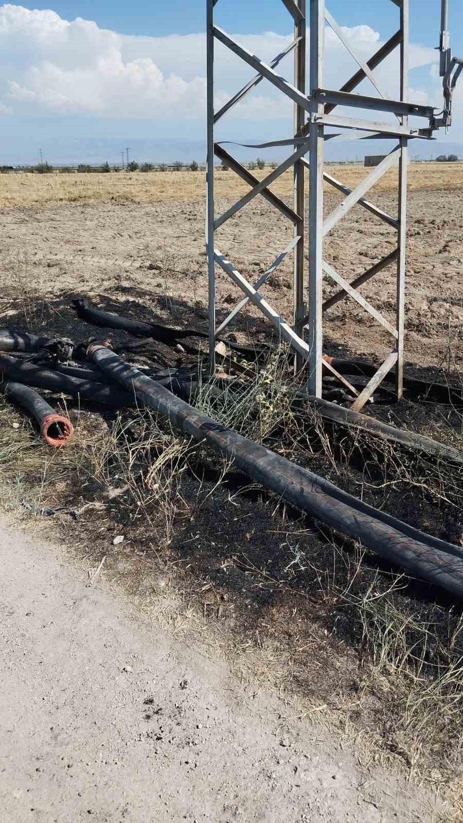 Karapınar’da buğday ekili tarlada yangın
