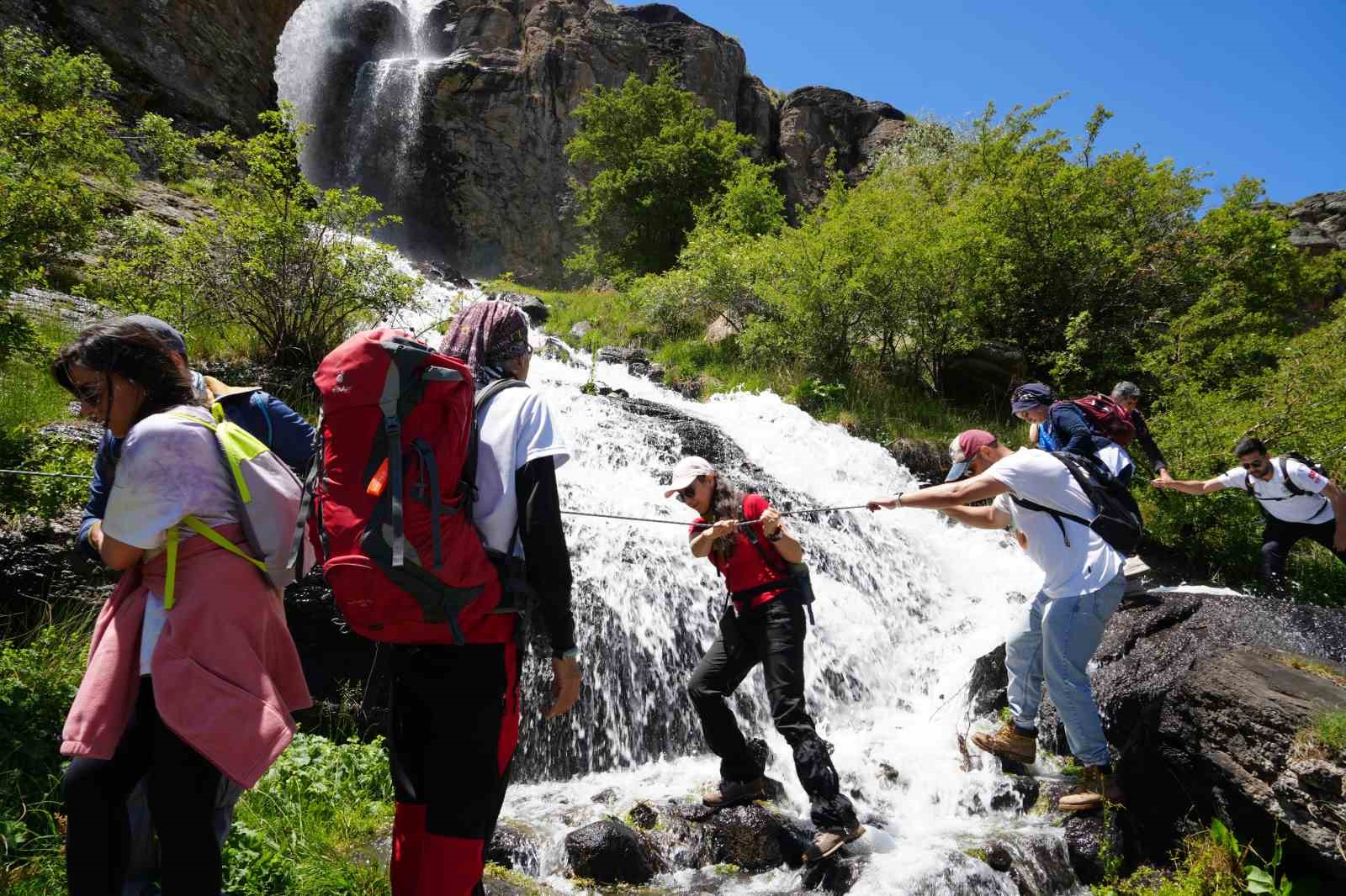 Doğaseverlerin yeni gözdesi ’Uzandı Vadisi’
