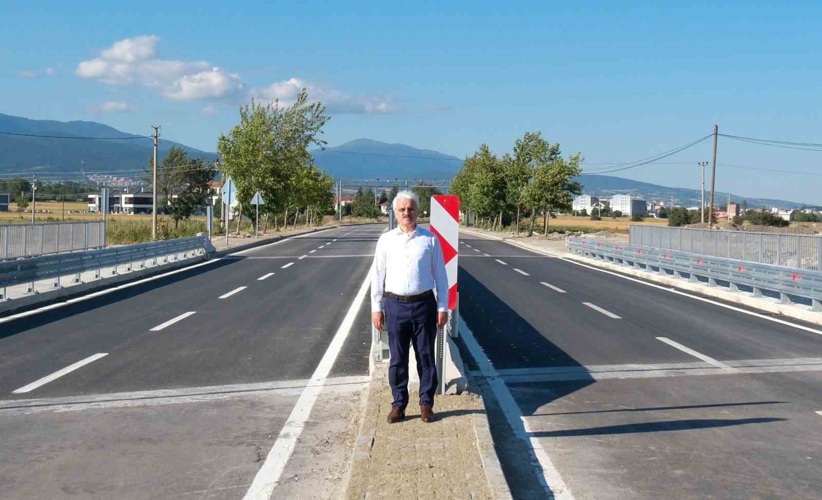 4 aydır kapalı olan yol, trafiğe açıldı
