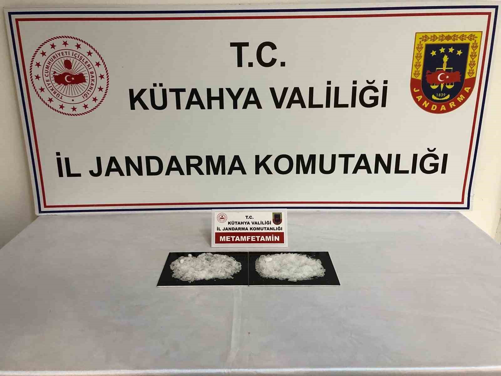 Kütahya’da uyuşturucu operasyonunda gözaltına alınan şüpheli tutuklandı
