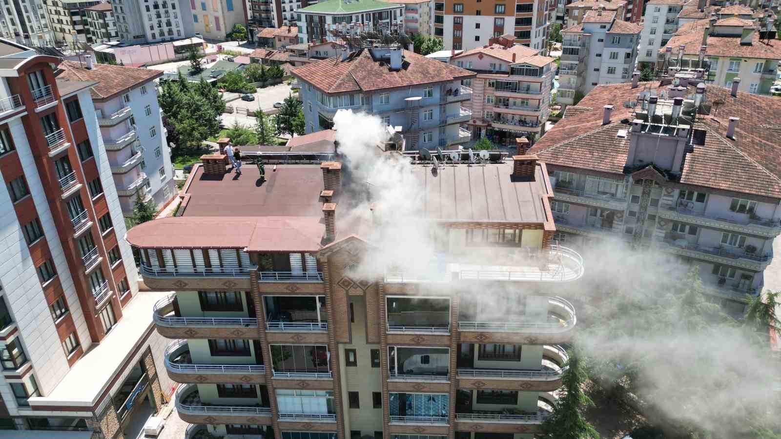 Bacadan çıkan yoğun duman itfaiyeyi alarma geçirdi
