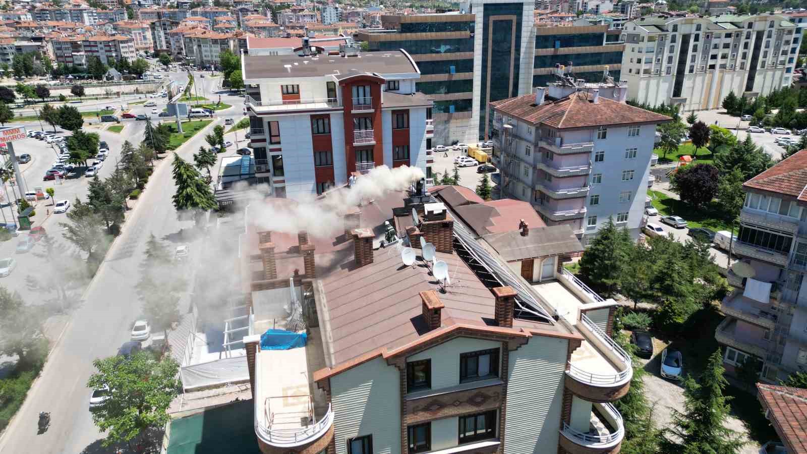 Bacadan çıkan yoğun duman itfaiyeyi alarma geçirdi
