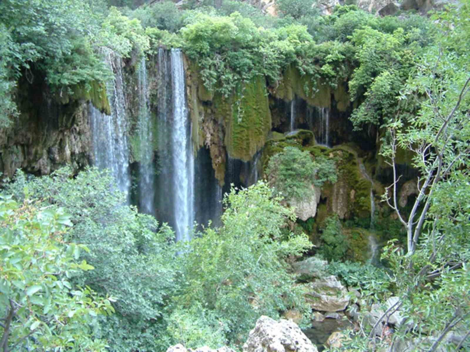 Mersin’in saklı cenneti Yerköprü Şelalesi görenleri kendine hayran bırakıyor
