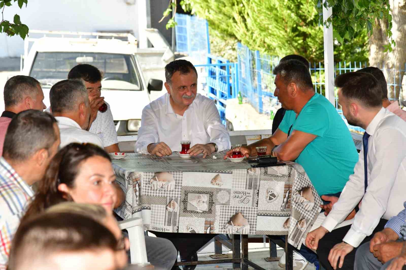 Kurban Bayramı’nı vatandaşlarla geçiren Başkan Balaban’a yoğun ilgi
