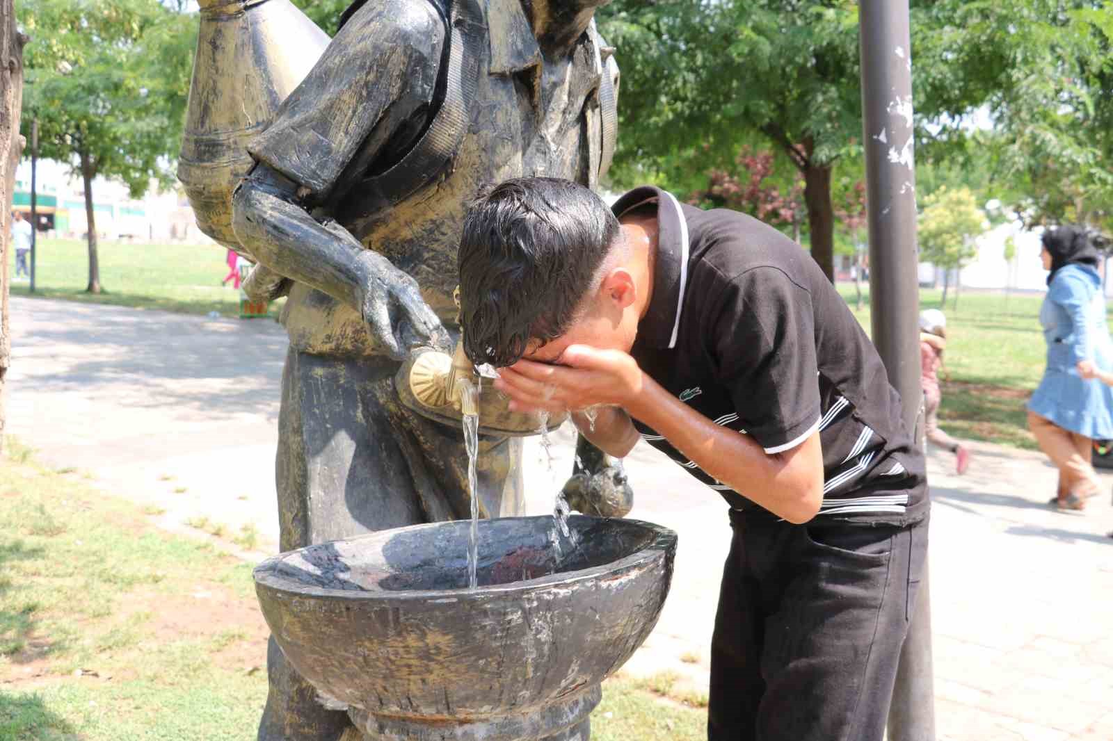 Şanlıurfa’da termometreler 52 dereceyi gösterdi
