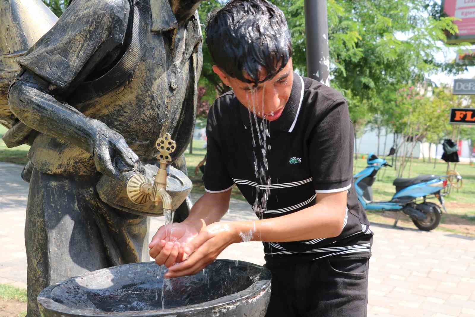 Şanlıurfa’da termometreler 52 dereceyi gösterdi
