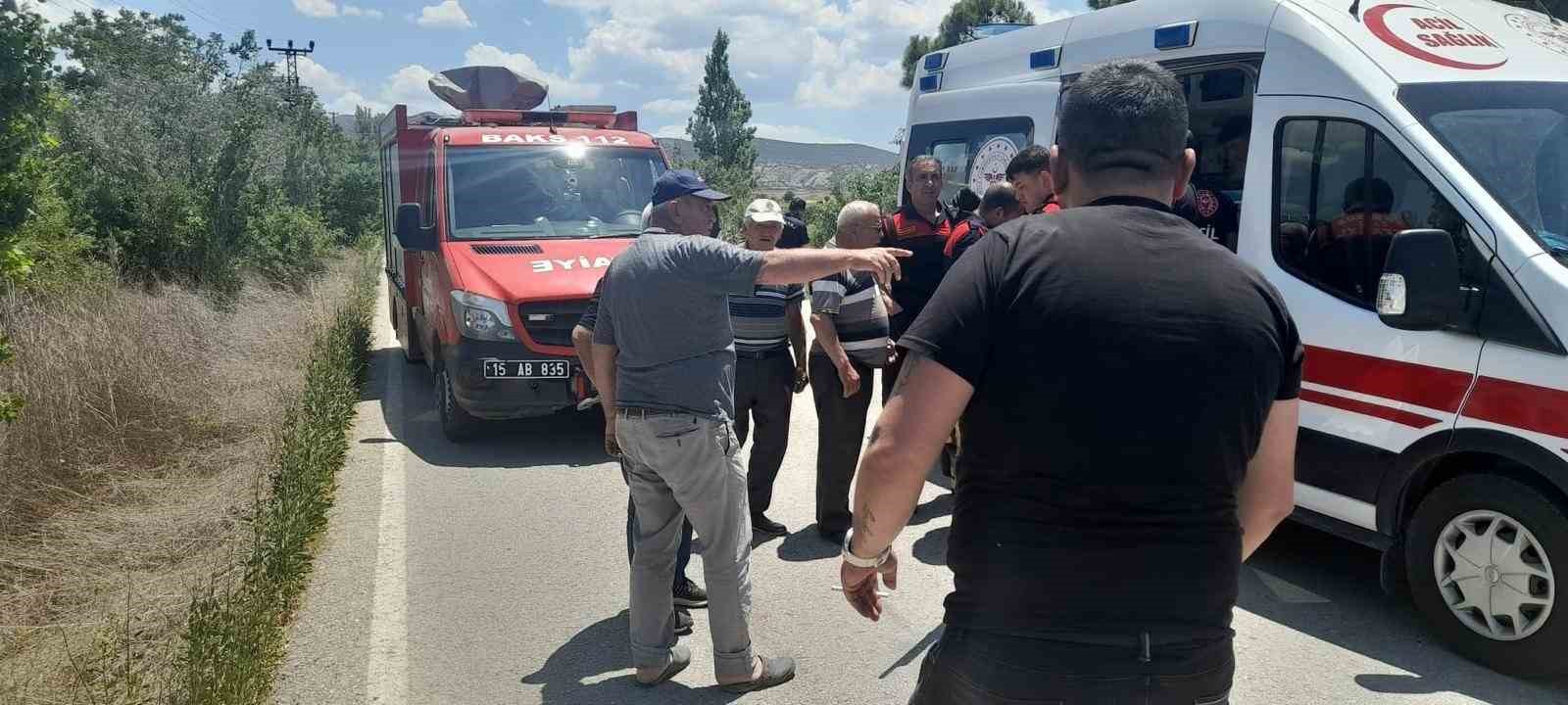 Burdur’da hafif ticari araç takla attı, yaşlı çift yaralandı
