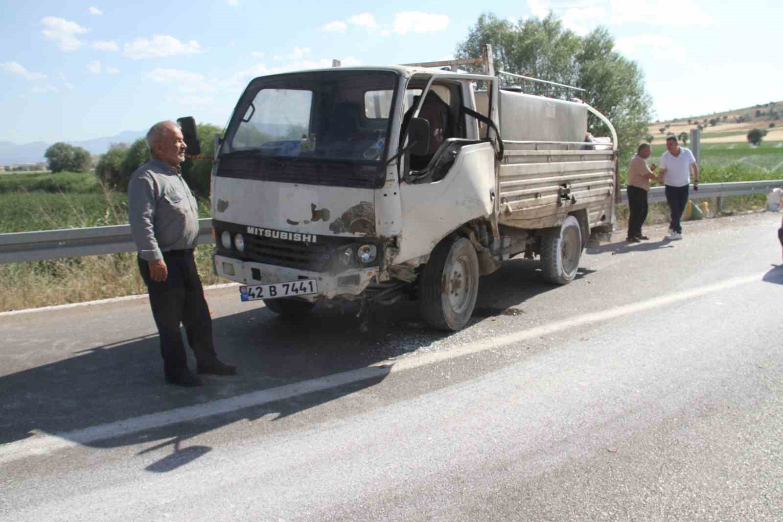 Konya’da süt kamyoneti ile otomobil çarpıştı: 4 yaralı
