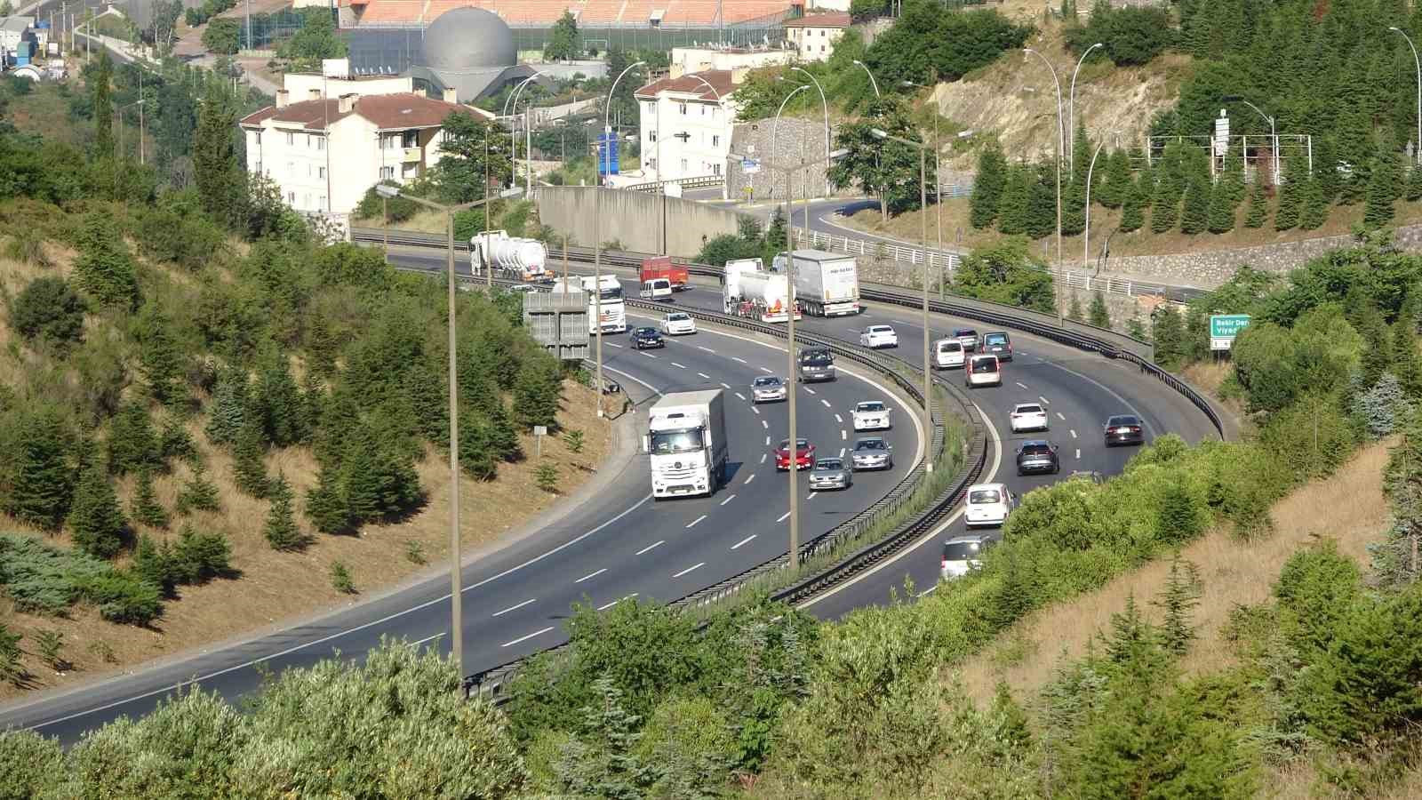 Tatilcilerin dönüş yolculuğu erken başladı
