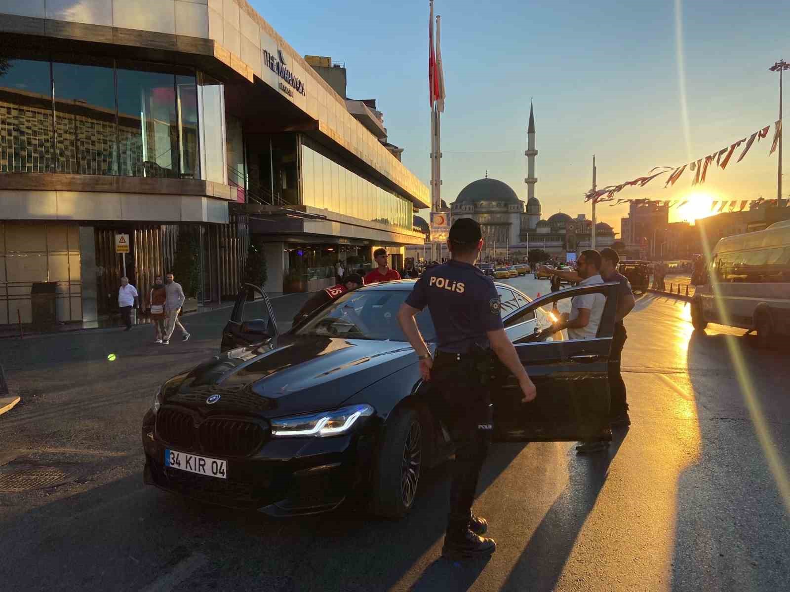 İstanbul’da helikopter destekli ’Huzur’ uygulaması
