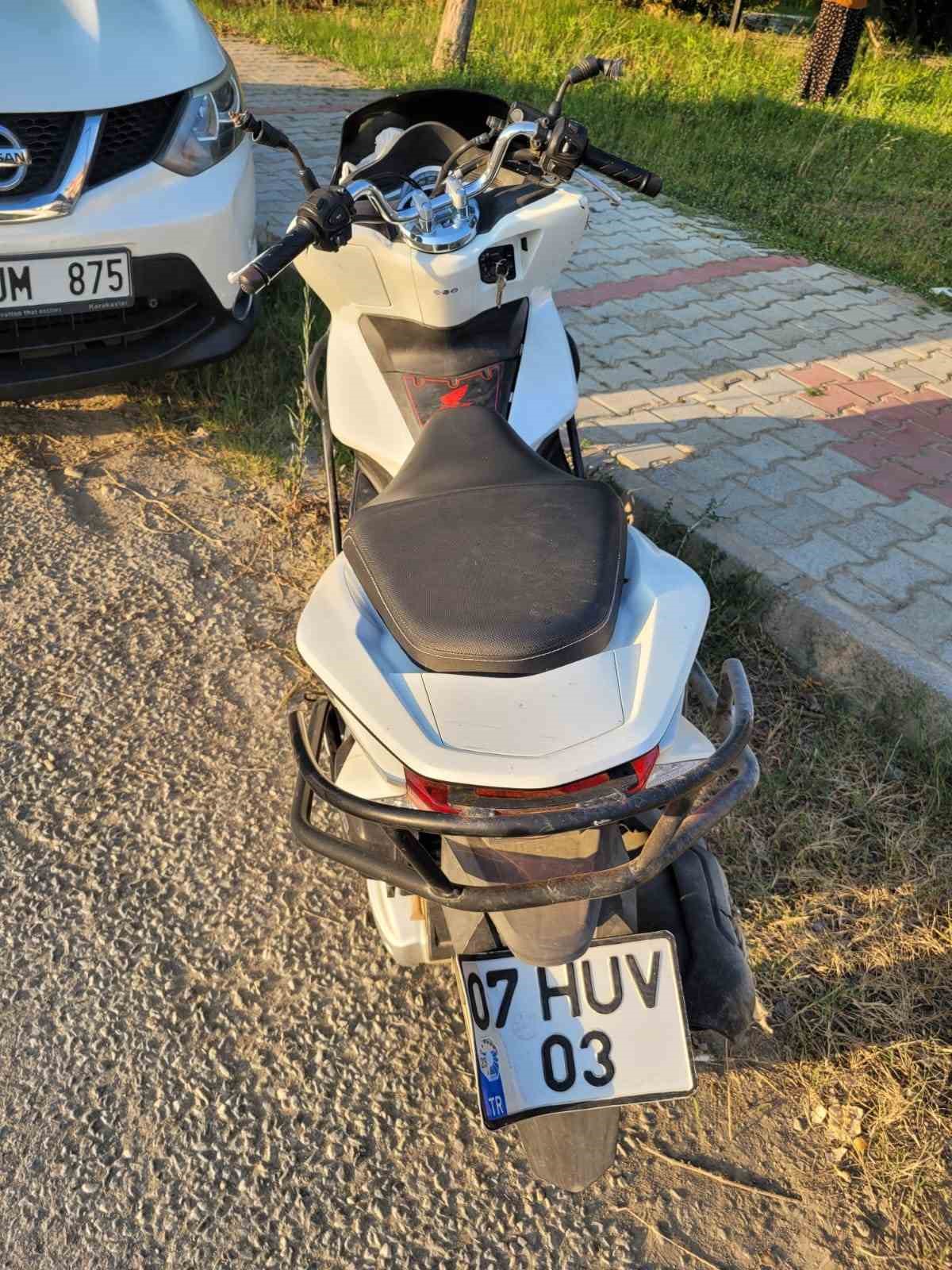 Minibüs ile motosiklet çapıştı: 1 yaralı
