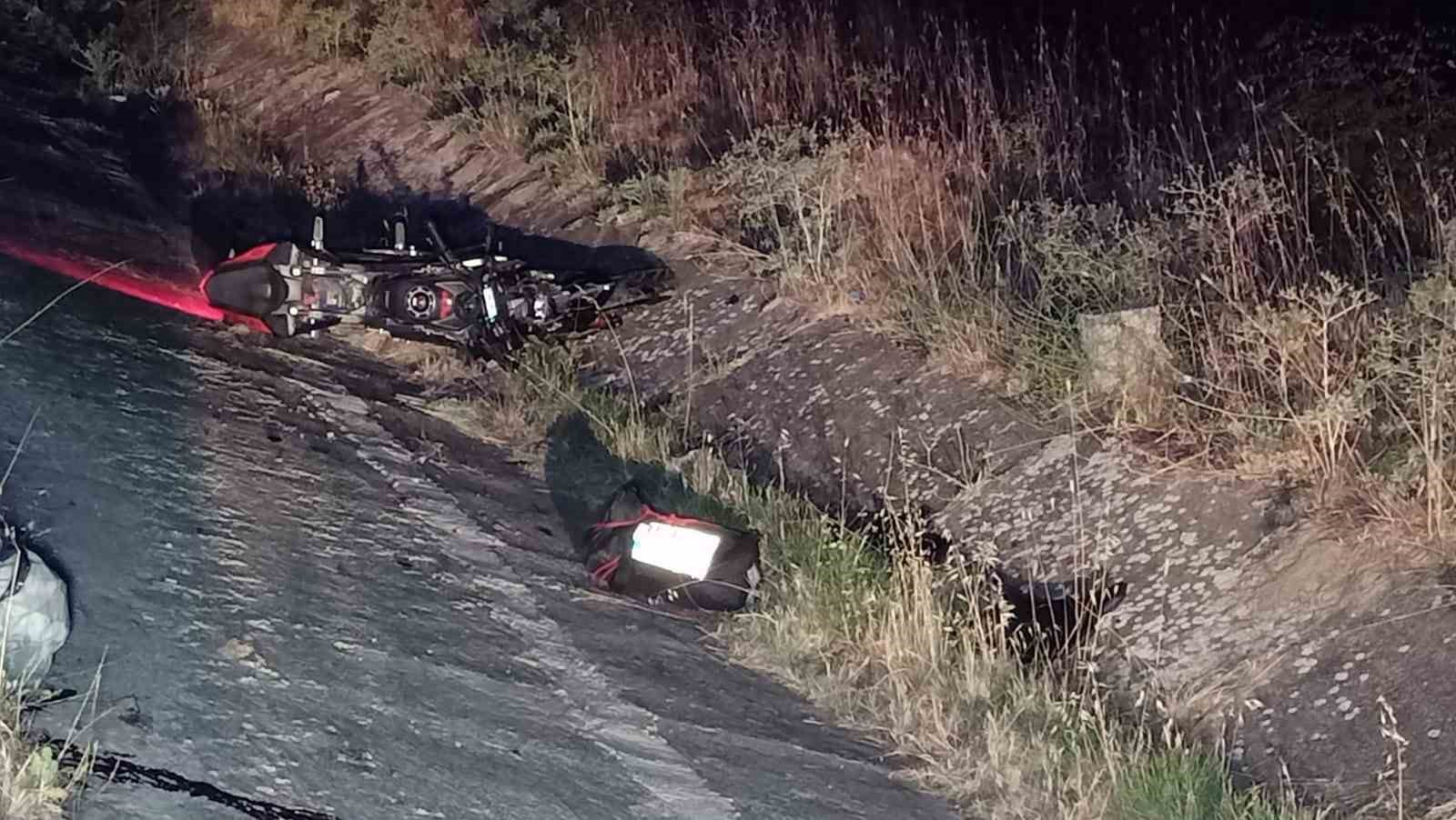 Tır ile çarpışan motosiklet sürücüsü hayatını kaybetti
