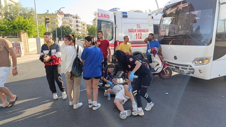 Parçalanan kask sürücüyü hayata bağladı
