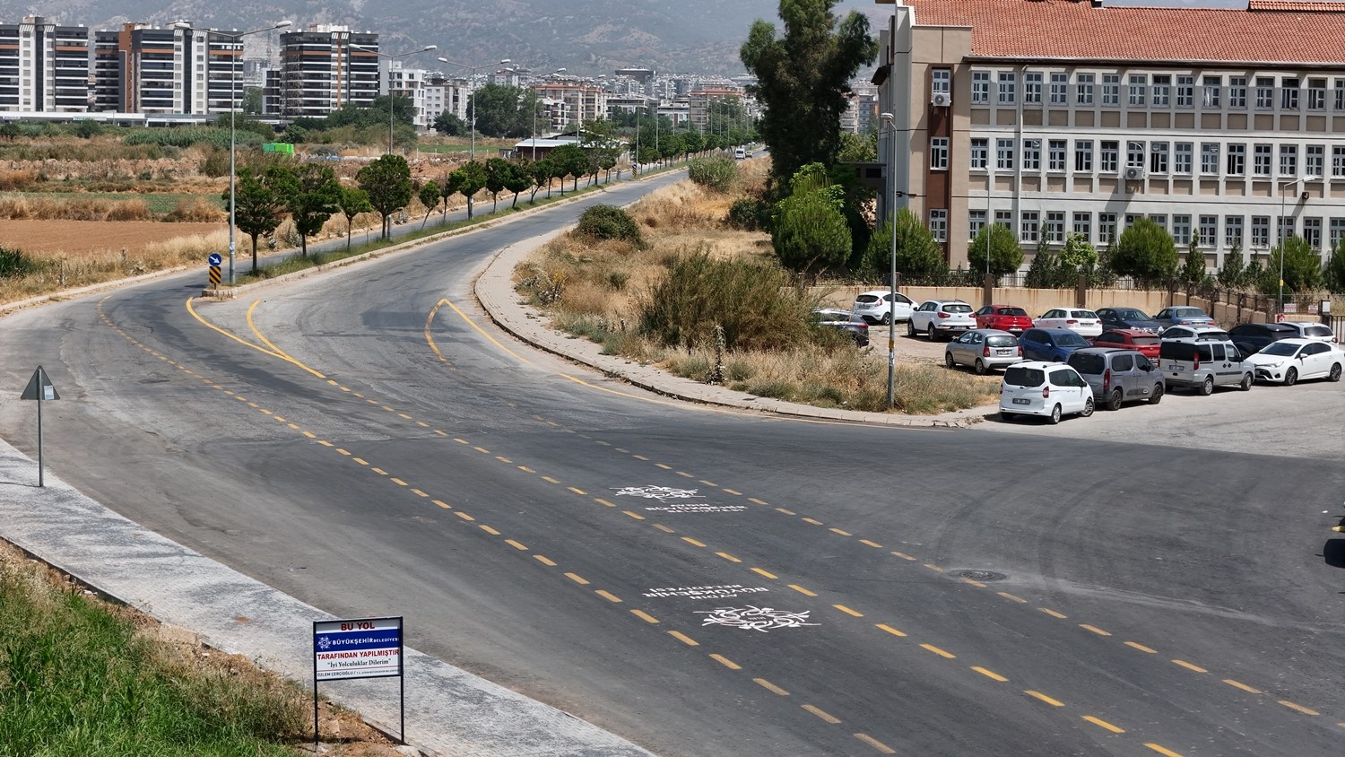 Aydın Büyükşehir Belediyesi Zeybekler Bulvarı’nı yeniledi
