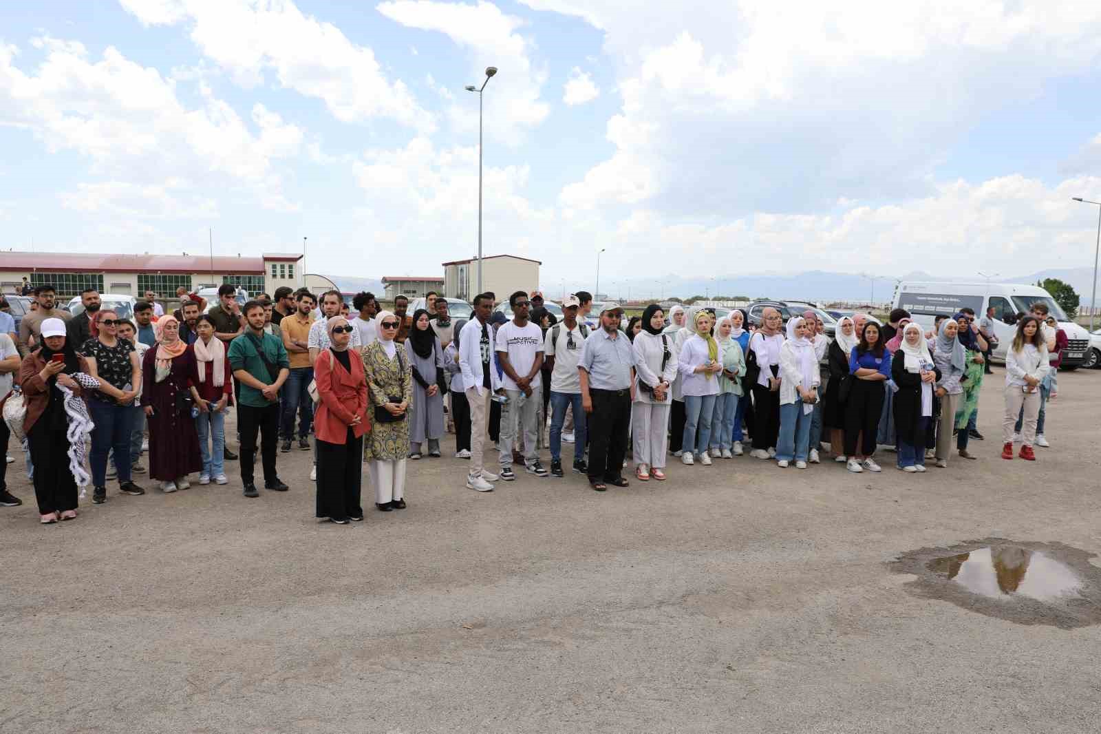 Öğrenciler, binicilik deneyimini manej alanında yaşadı
