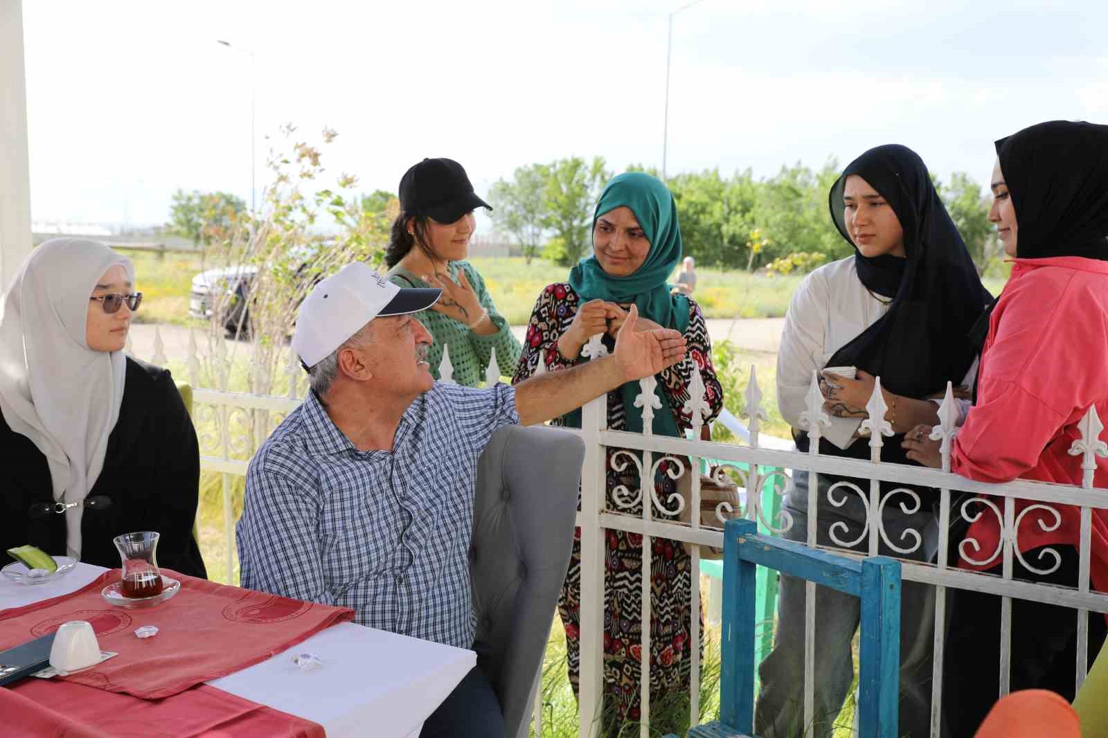 Öğrenciler, binicilik deneyimini manej alanında yaşadı
