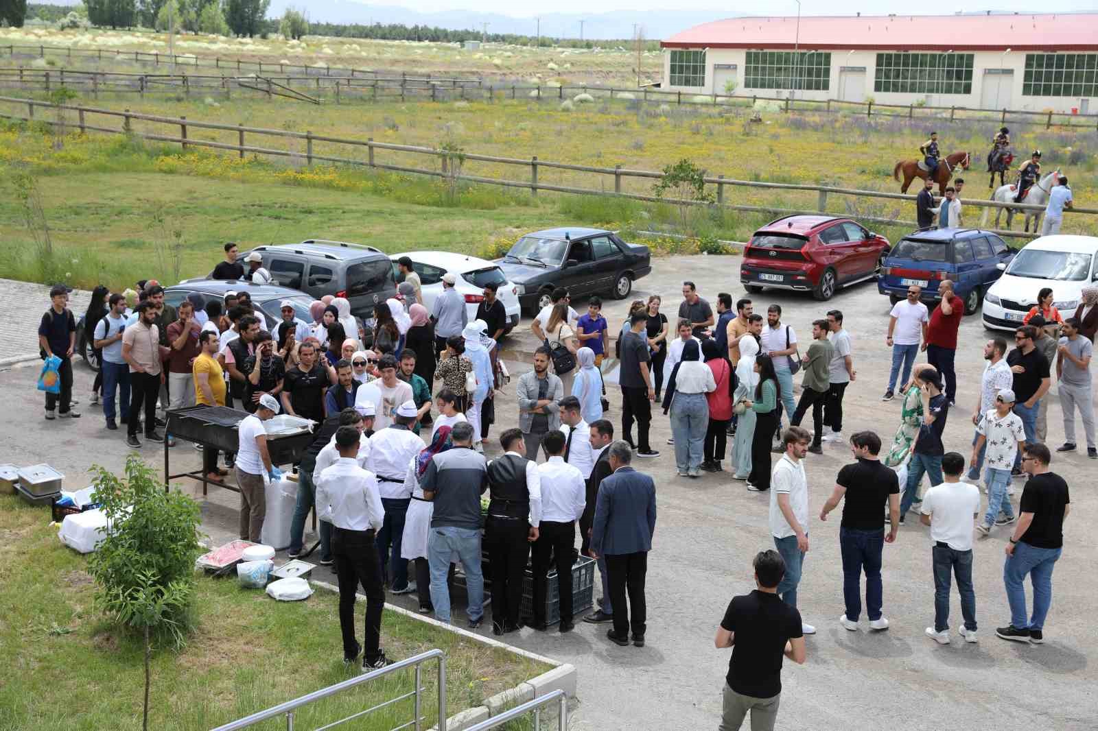 Öğrenciler, binicilik deneyimini manej alanında yaşadı
