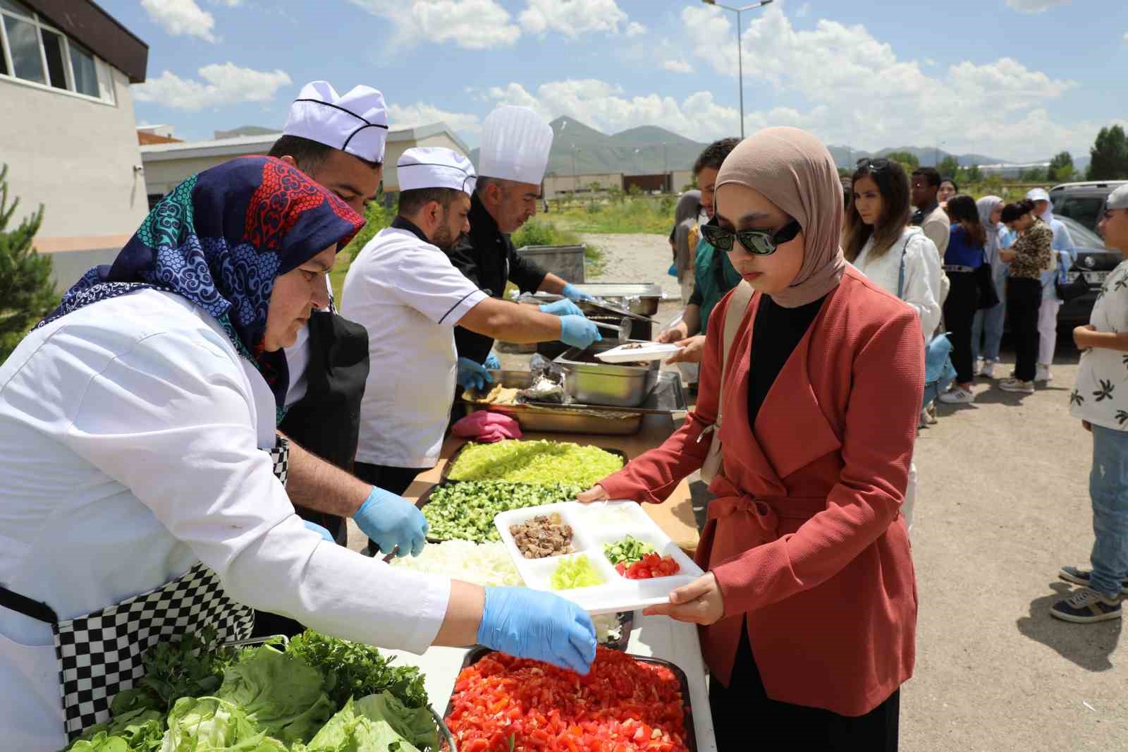 Öğrenciler, binicilik deneyimini manej alanında yaşadı
