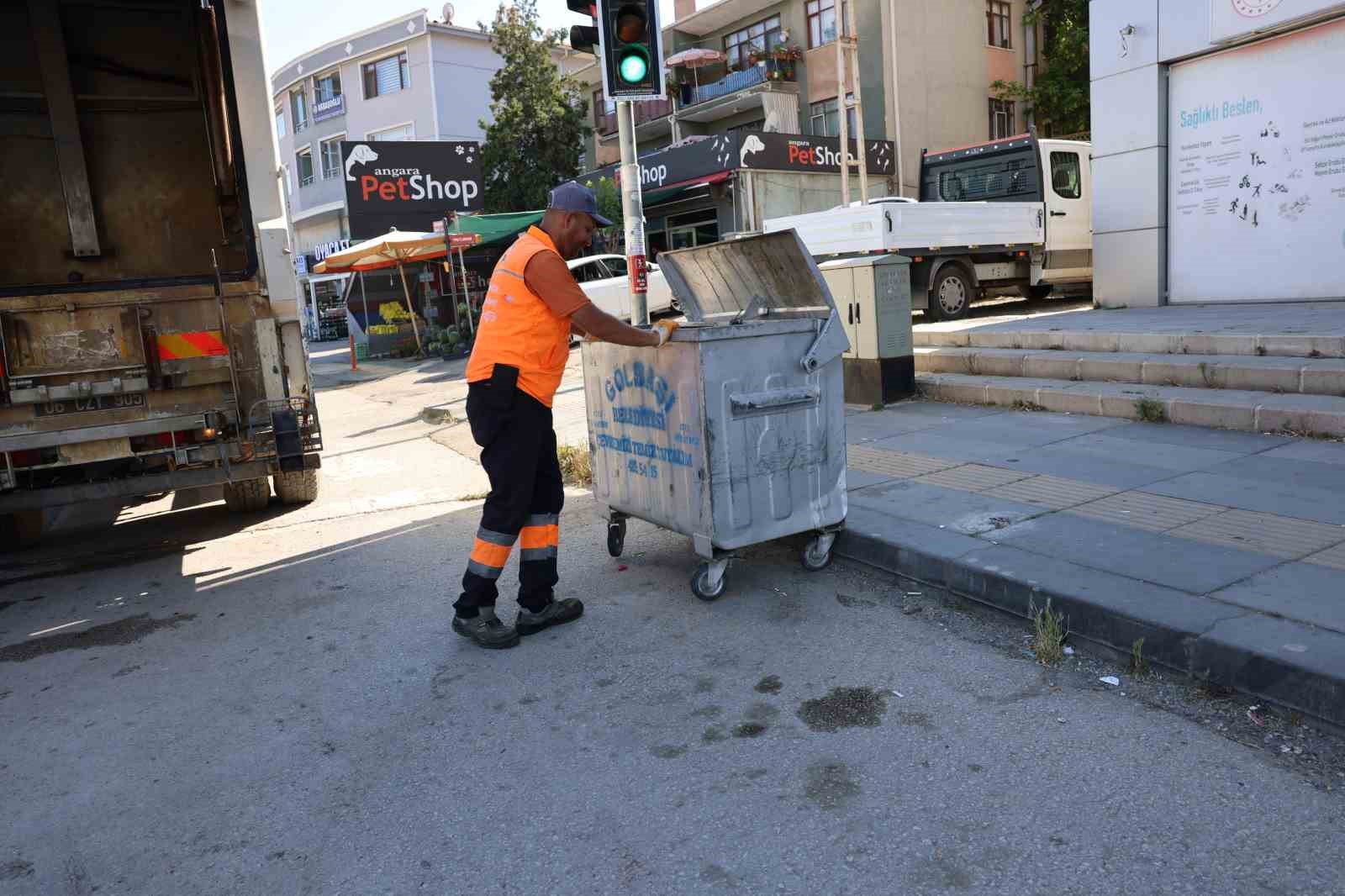 Gölbaşı Belediyesi’nden Kurban Bayramı sonrası temizlik
