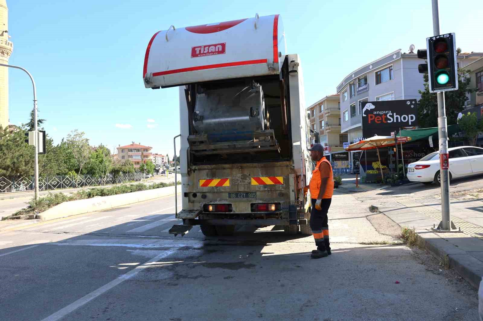 Gölbaşı Belediyesi’nden Kurban Bayramı sonrası temizlik
