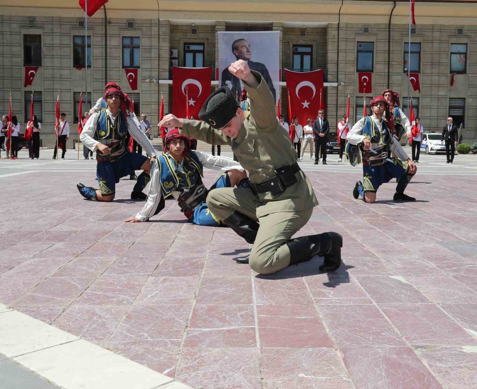 Atatürk’ün Eskişehir’i ziyaretinin 104’üncü yıl dönümü törenle kutlandı
