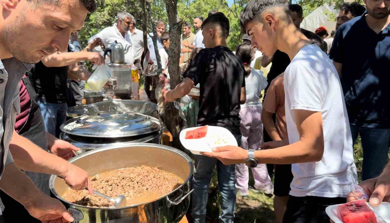 Karakocalı yaz şenliğinde köylüler doyasıya eğlendi
