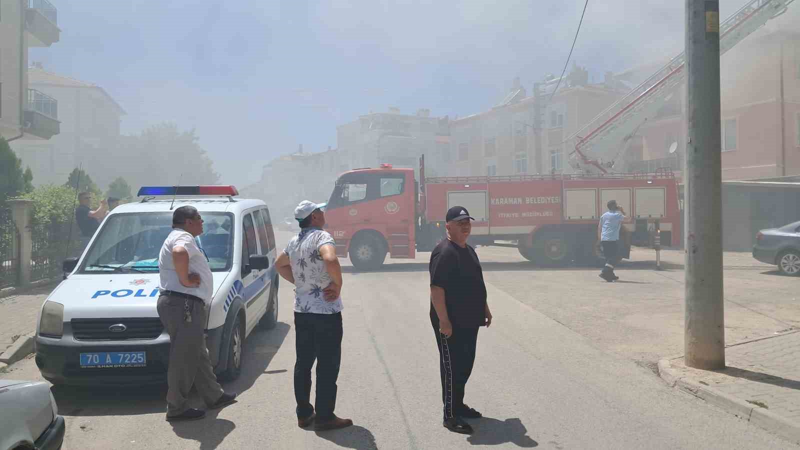 Karaman’da çatı yangını: 1 kişi dumandan etkilendi
