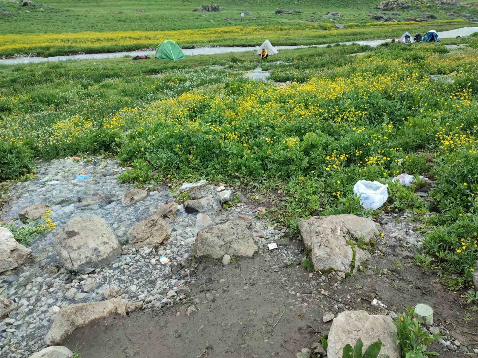 Doğa harikası Cennet ve Cehennem Vadisi çöplüğe döndü
