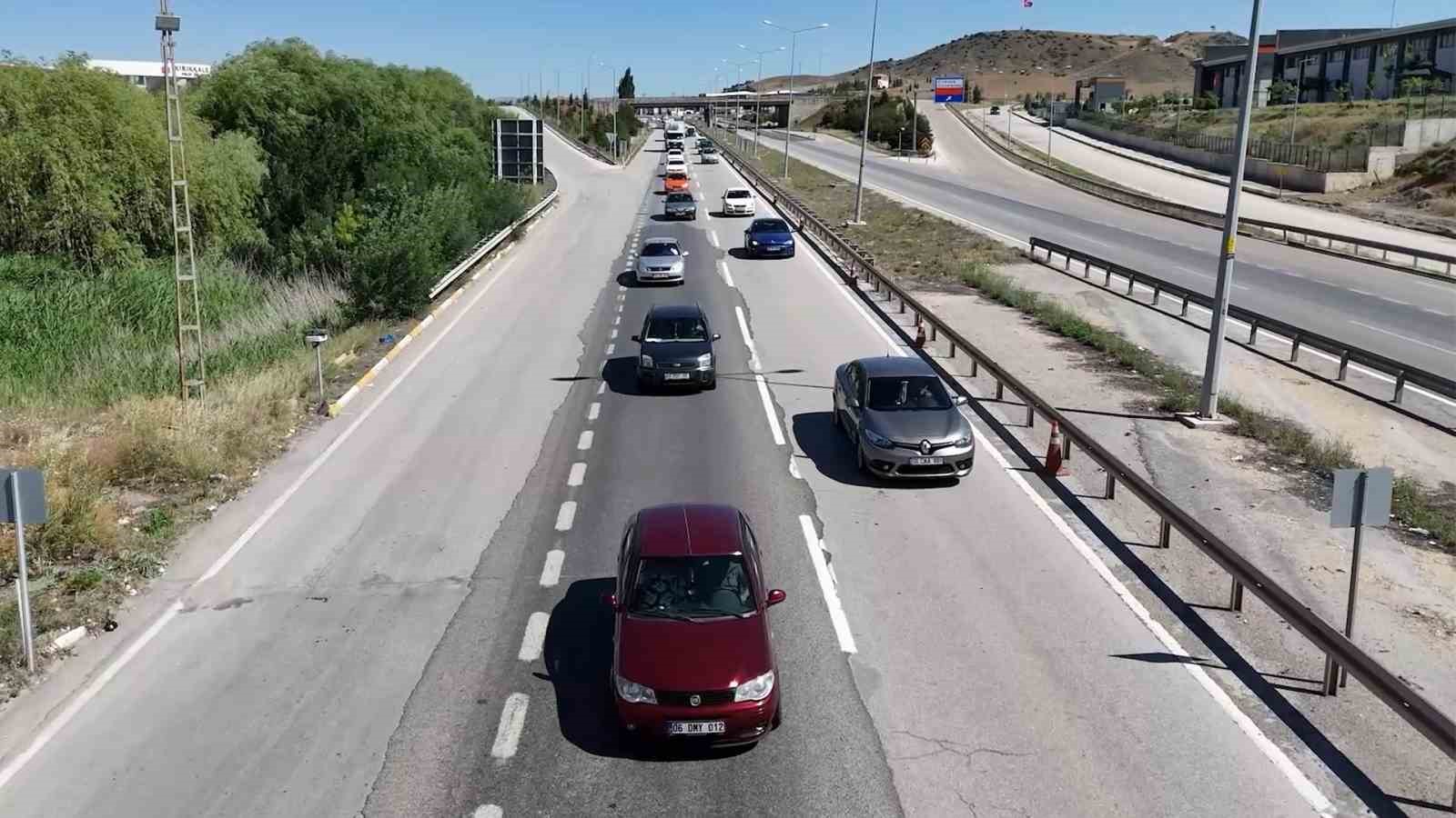 43 ilin geçiş güzergahında trafik akıcı, denetimler sıkı
