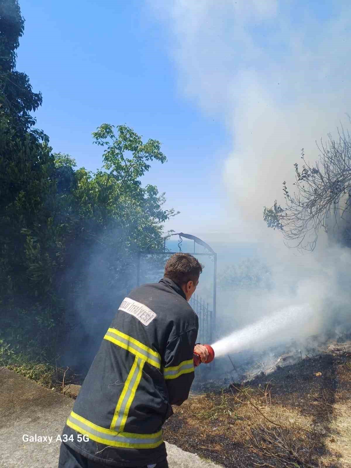 Çıkan yangın ekipleri harekete geçirdi
