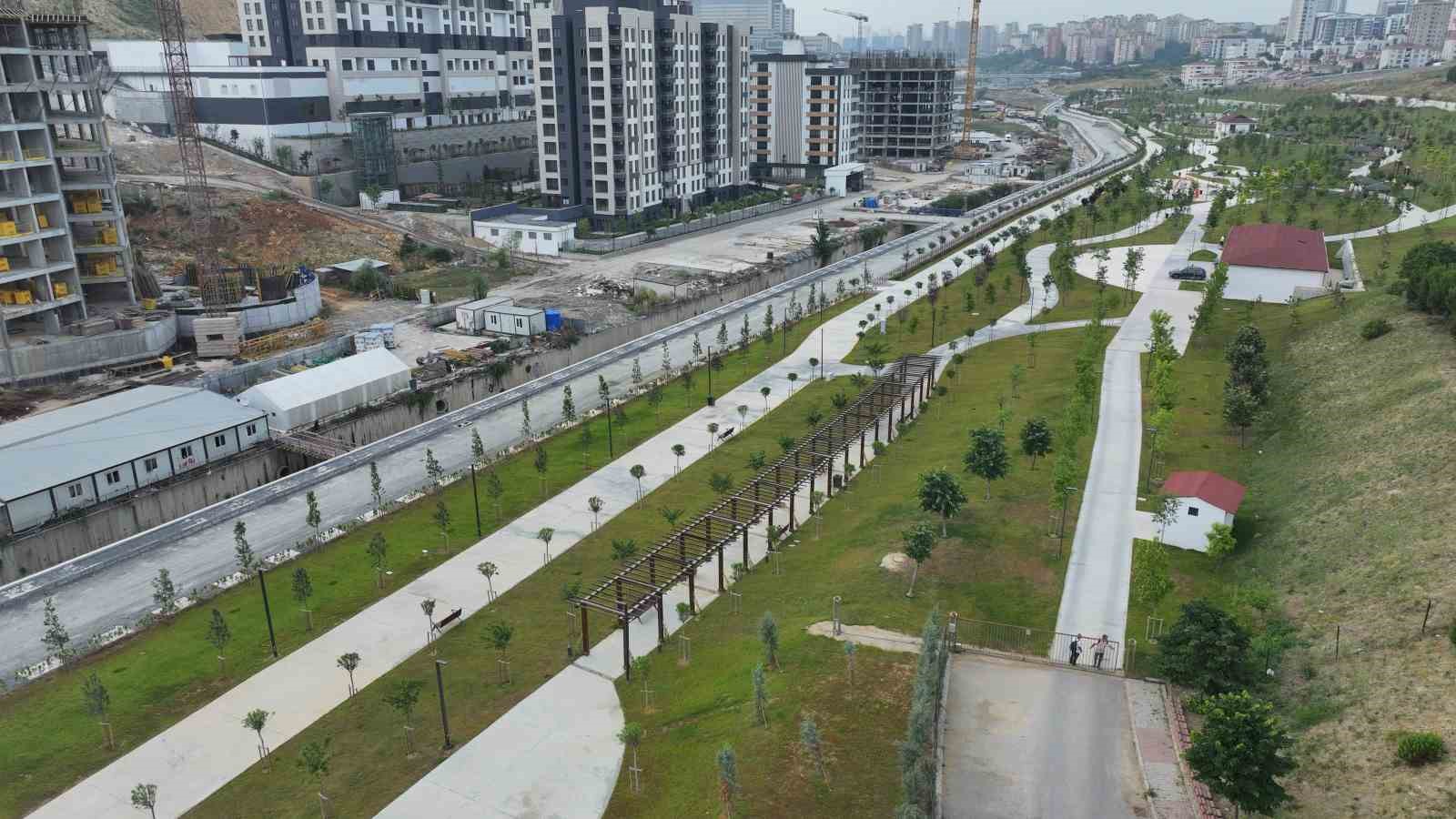 Başakşehir’de Çam ve Sakura Millet Bahçesi’ne yoğun ilgi
