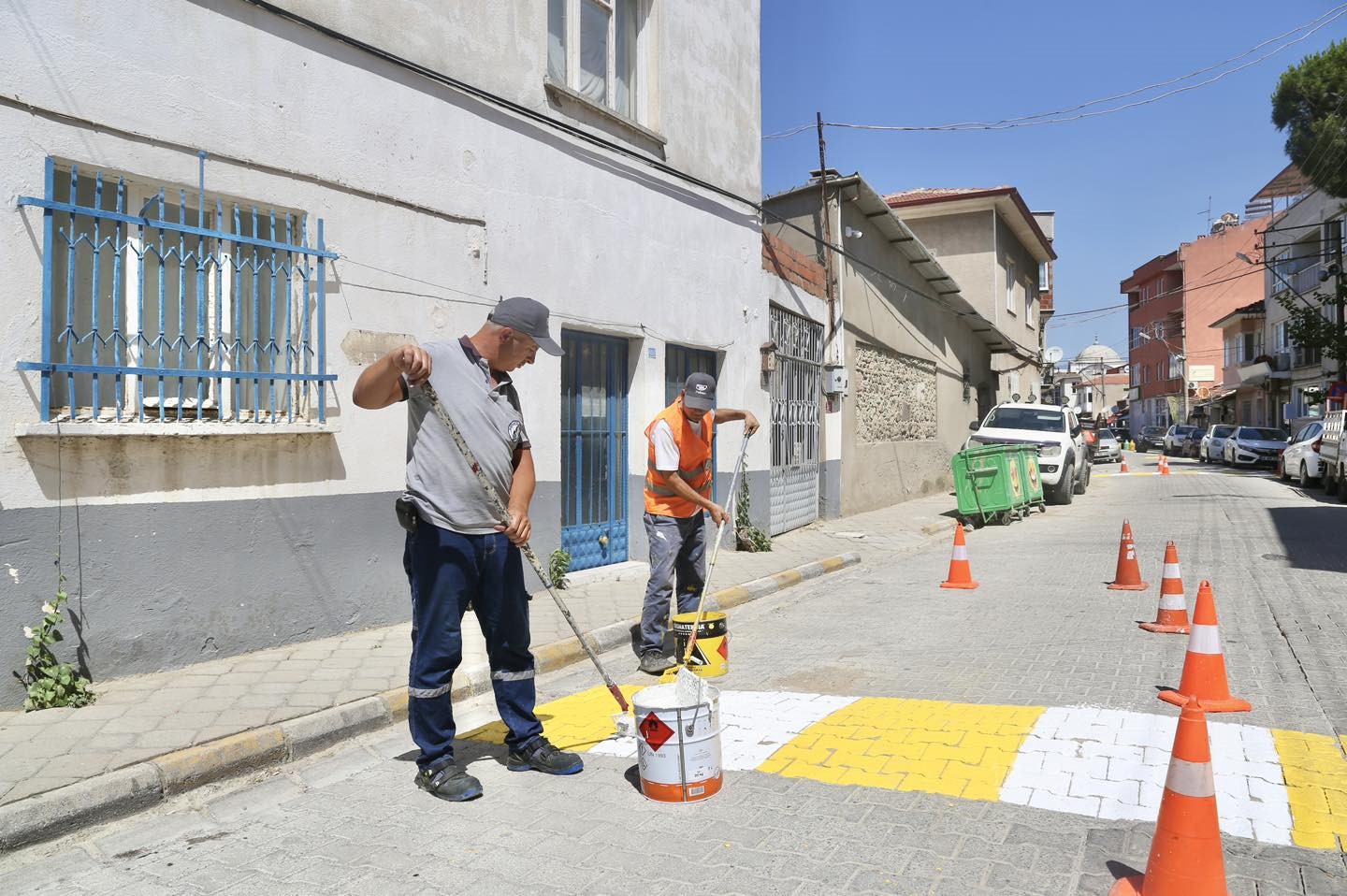 Burhaniye’de öncelik yaya güvenliği
