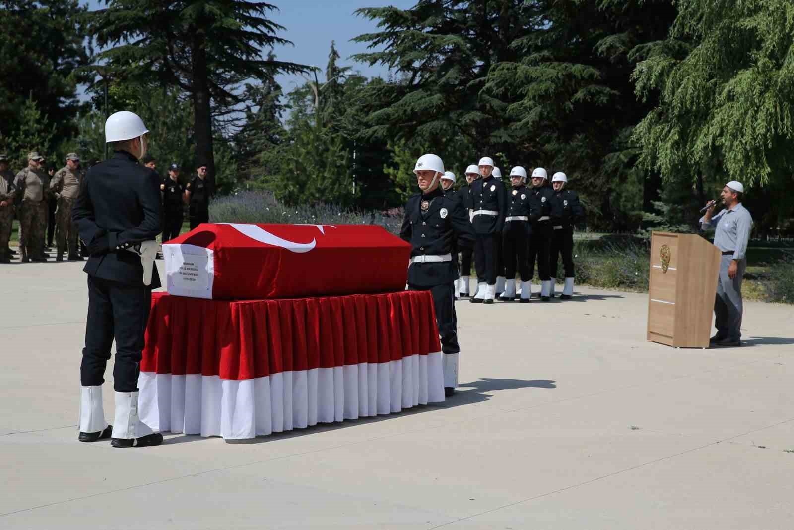 Hayatını kaybeden polis memurunun cenazesi tören sonrası Adana’ya gönderildi
