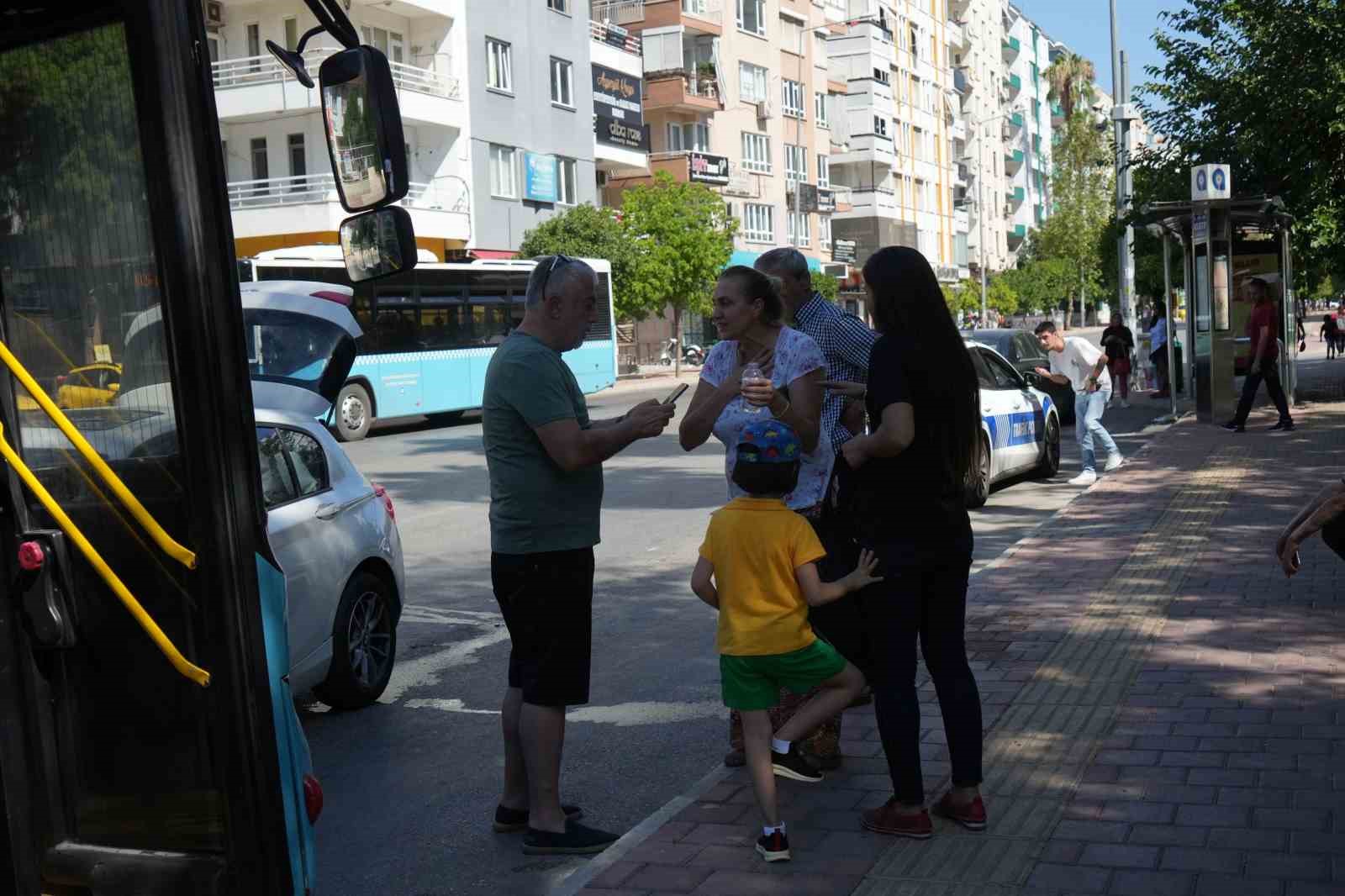 Futbolcu Batıhan Gebecioğlu Antalya’da geçirdiği trafik kazasında yaralandı
