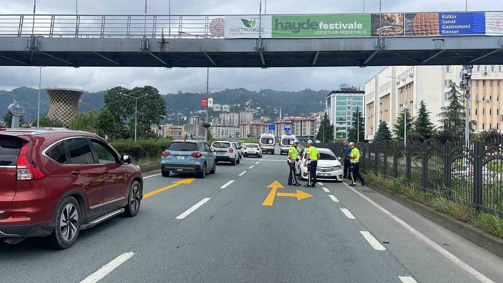 Rize’de trafik kazası: 3 yaralı
