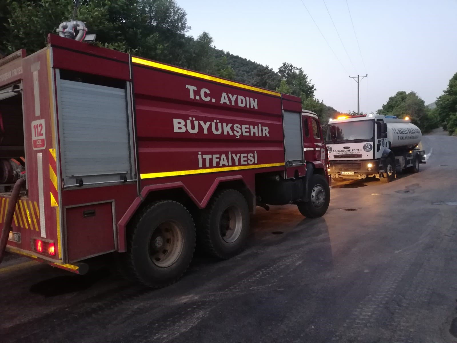 Nazilli Belediyesi Kahvederesi’ndeki yangına müdahale etti
