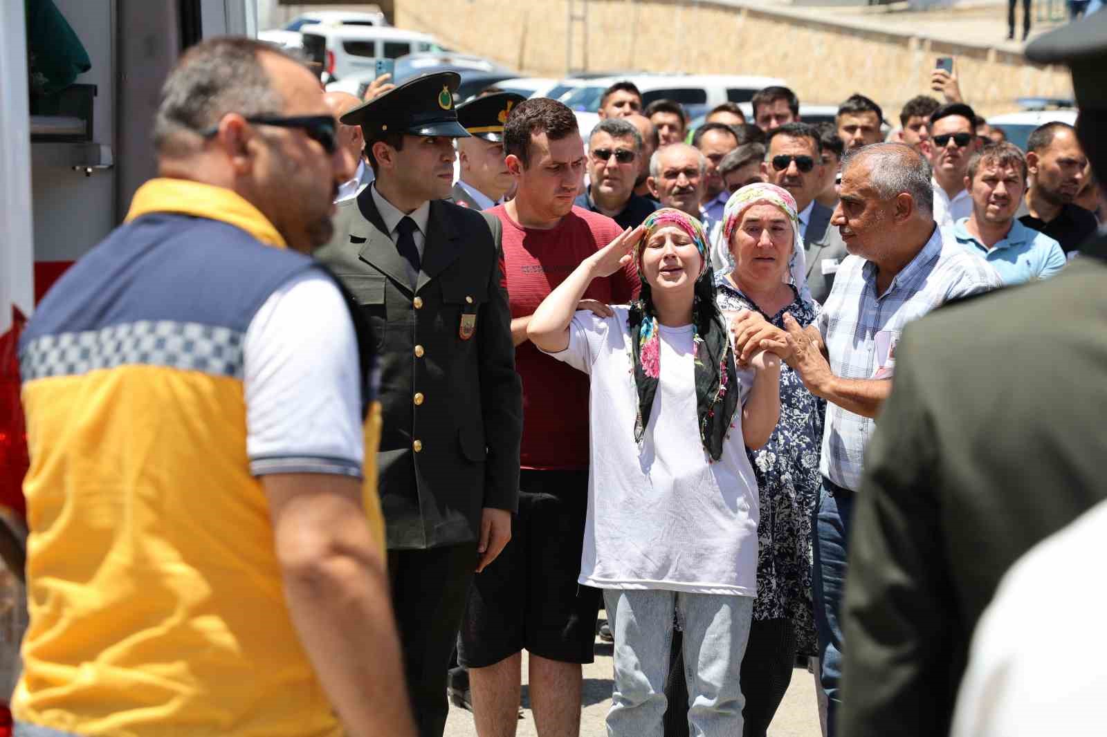 Şehit Piyade Astsubay Çavuş Mehmet Ali Horoz son yolculuğuna uğurlandı
