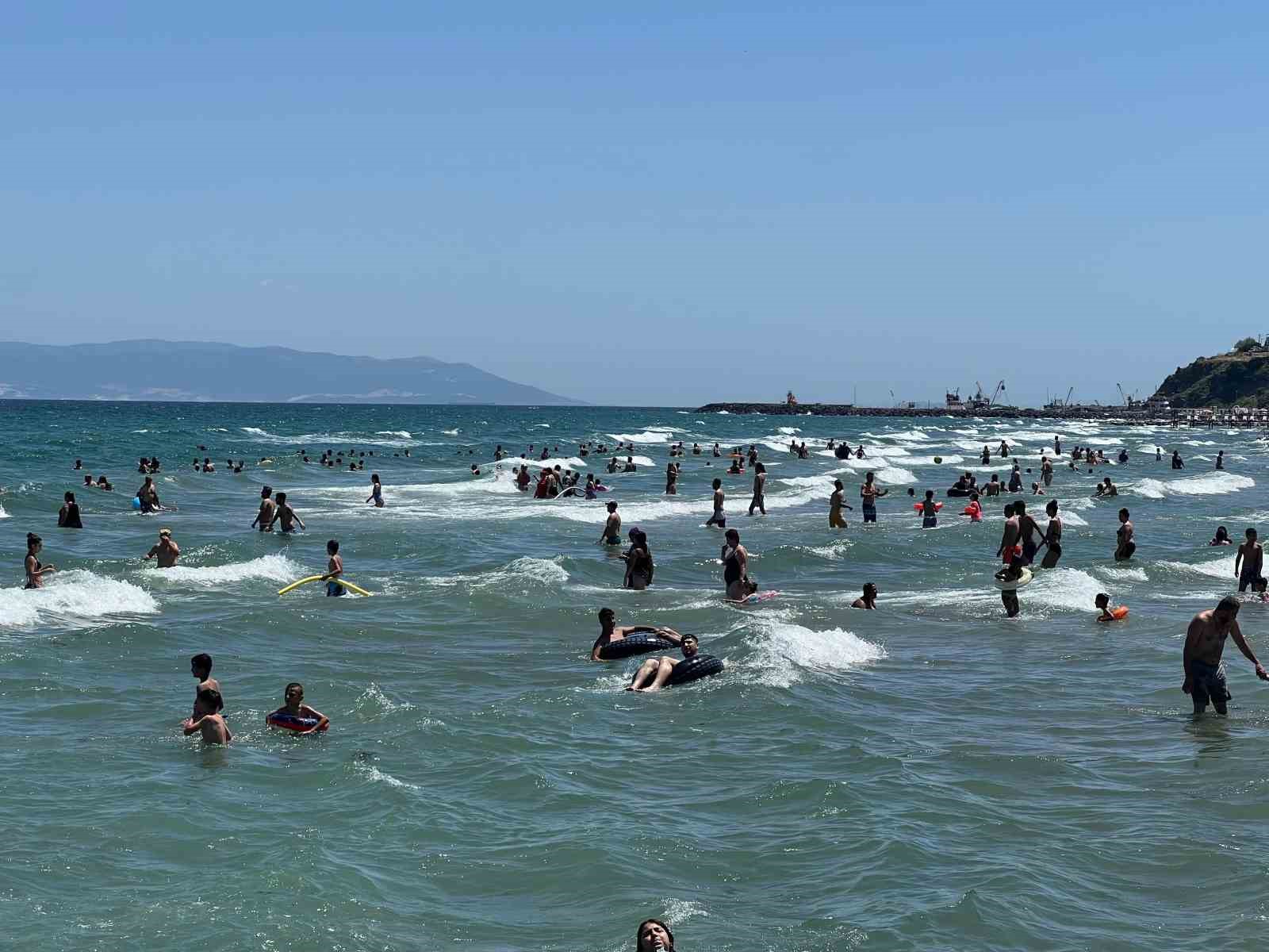 Tekirdağ sahillerinde bayram tatili yoğunluğu devam ediyor
