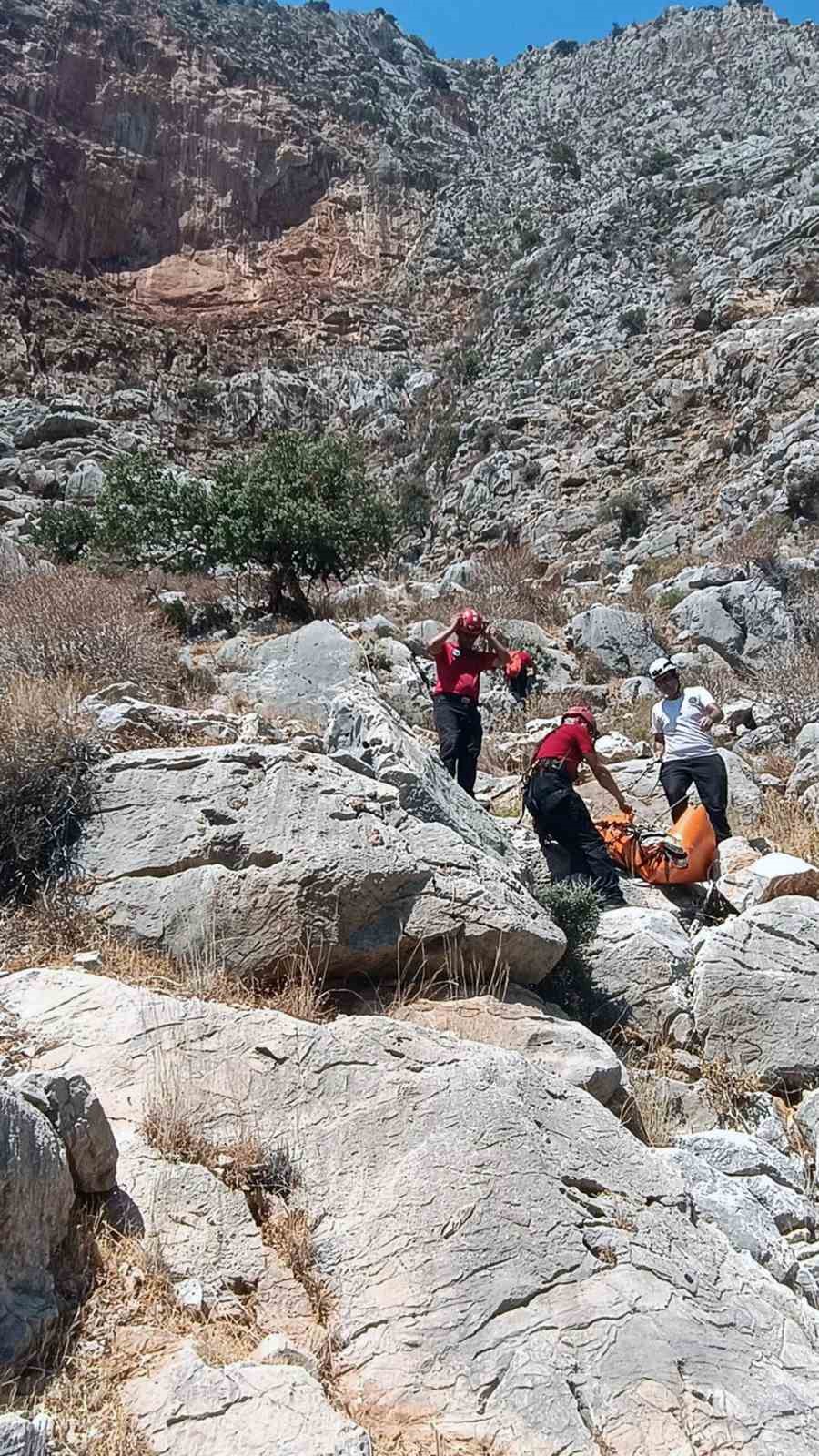 Kelebekler Vadisinden düşen vatandaş yaşamını yitirdi
